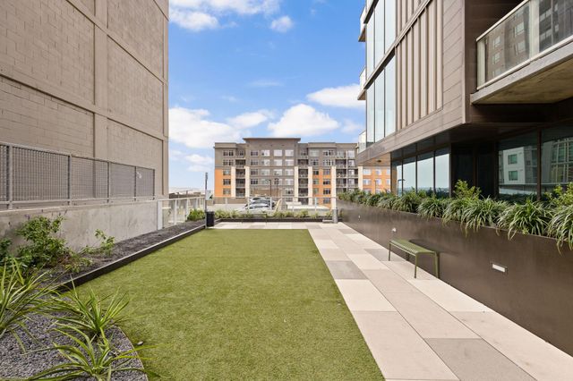 48 East Ave 2002, Austin, TX 78701