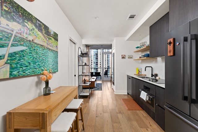 48 East Ave 2002, Austin, TX 78701