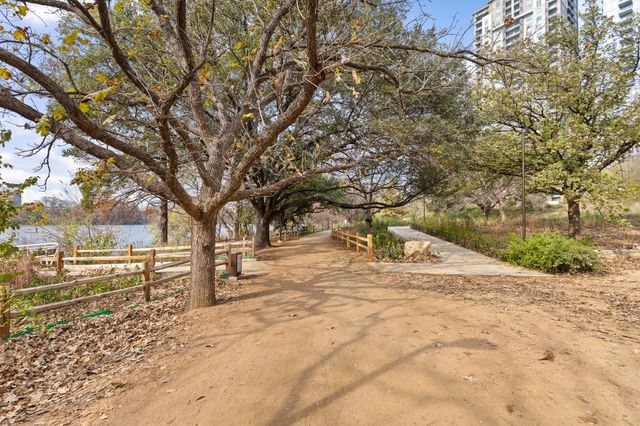 48 East Ave 2002, Austin, TX 78701
