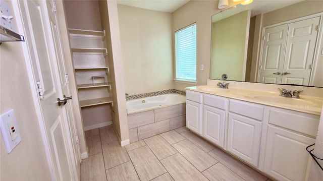 17535 Heath Grove Ln, Richmond, TX 77407