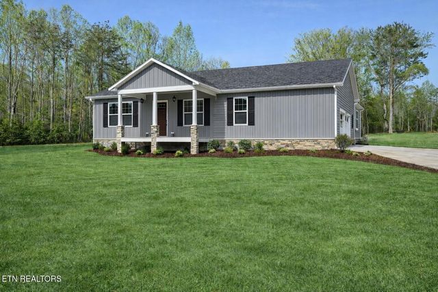 2226 Country Club Rd, Jamestown, TN 38556