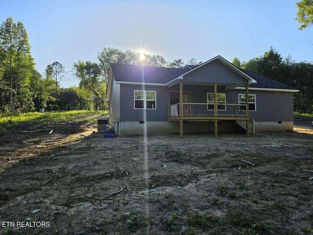 2226 Country Club Rd, Jamestown, TN 38556