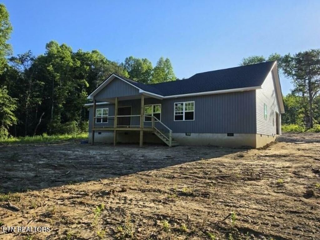 2226 Country Club Rd, Jamestown, TN 38556