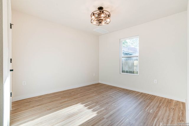 235 Bank, San Antonio, TX 78204