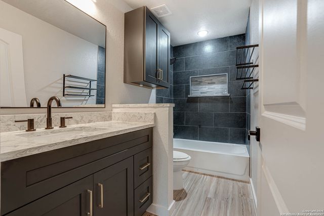 235 Bank, San Antonio, TX 78204