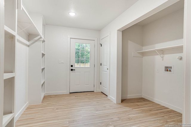 235 Bank, San Antonio, TX 78204