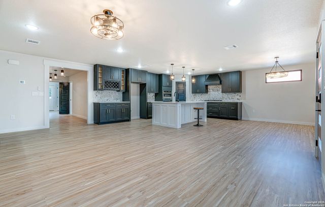 235 Bank, San Antonio, TX 78204