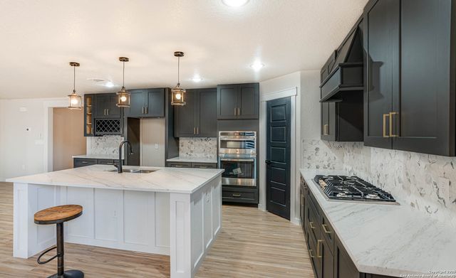 235 Bank, San Antonio, TX 78204