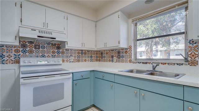 107 SW 16th TER, Cape Coral, FL 33991