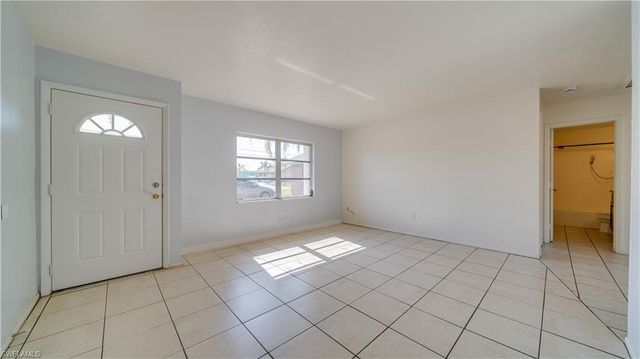 107 SW 16th TER, Cape Coral, FL 33991