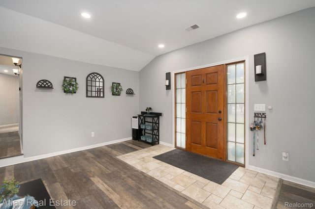 10025 Grand Blanc Road, Gaines Township, MI 48436