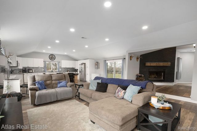 10025 Grand Blanc Road, Gaines Township, MI 48436