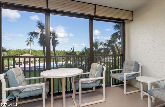 11 Bluebill AVE 103, Naples, FL 34103