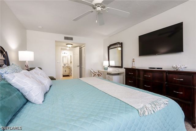 11 Bluebill AVE 103, Naples, FL 34103