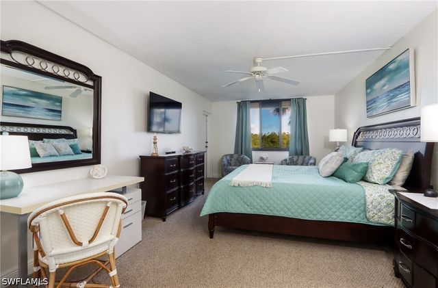 11 Bluebill AVE 103, Naples, FL 34103