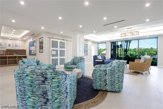 11 Bluebill AVE 103, Naples, FL 34103
