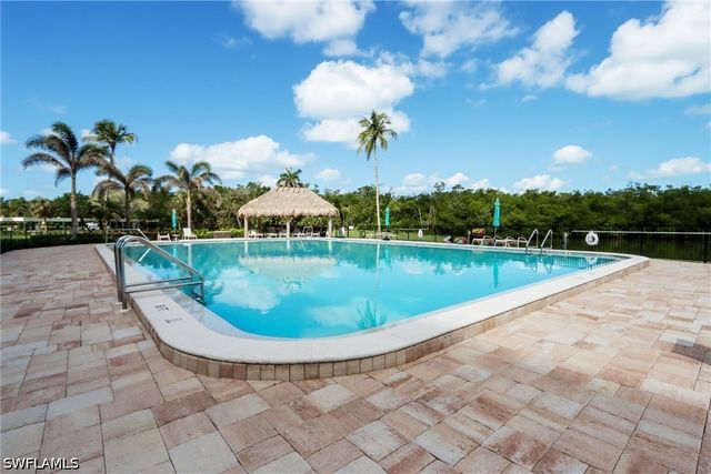 11 Bluebill AVE 103, Naples, FL 34103