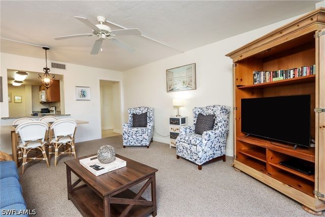 11 Bluebill AVE 103, Naples, FL 34103