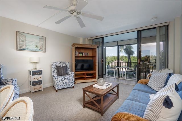 11 Bluebill AVE 103, Naples, FL 34103