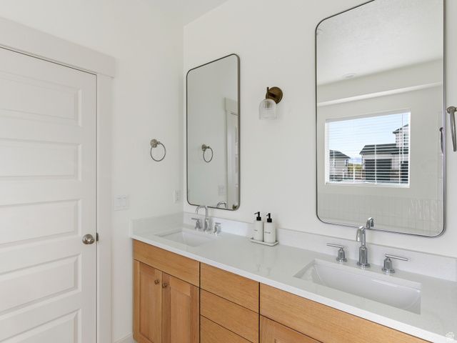 2354 W BOOTHILL DR, Kaysville, UT 84037