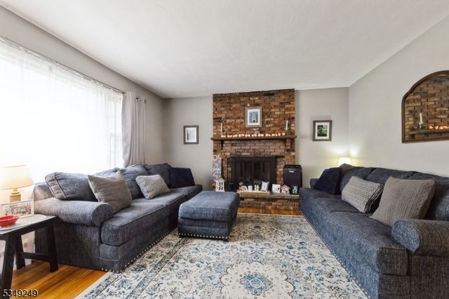 8 Cedar Rd, Ringwood Boro, NJ 07456