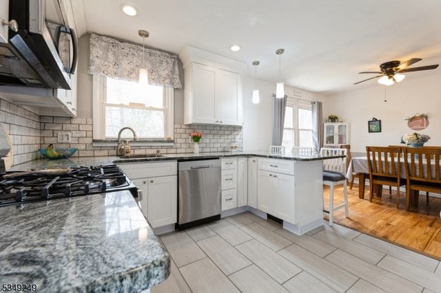 8 Cedar Rd, Ringwood Boro, NJ 07456