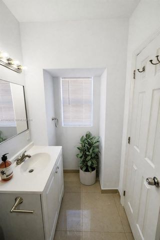 2155 NW 28th St 0, Miami, FL 33142