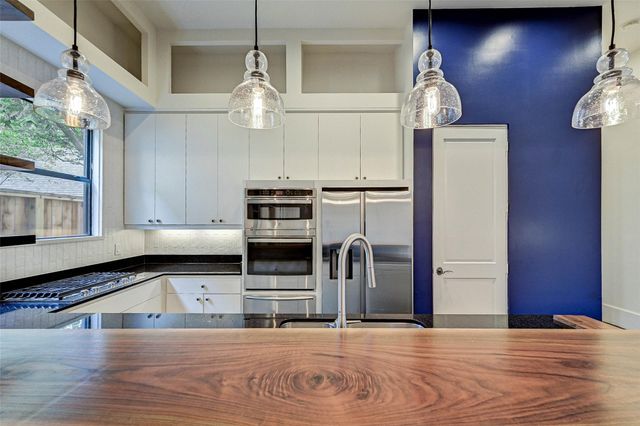 3128 Alabama Court, Houston, TX 77027