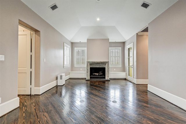 3128 Alabama Court, Houston, TX 77027