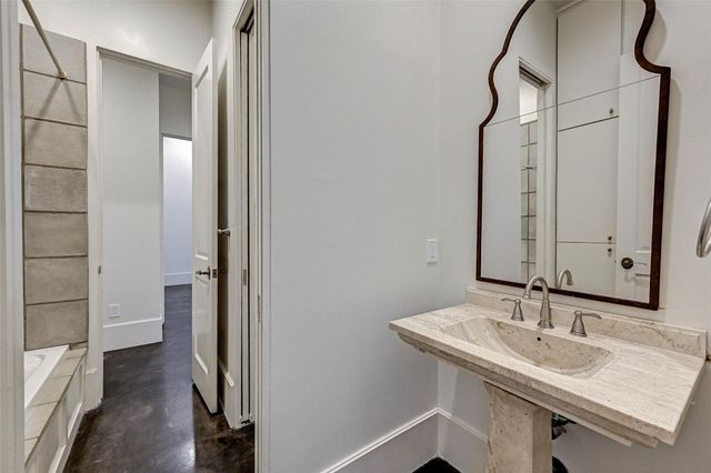 3128 Alabama Court, Houston, TX 77027