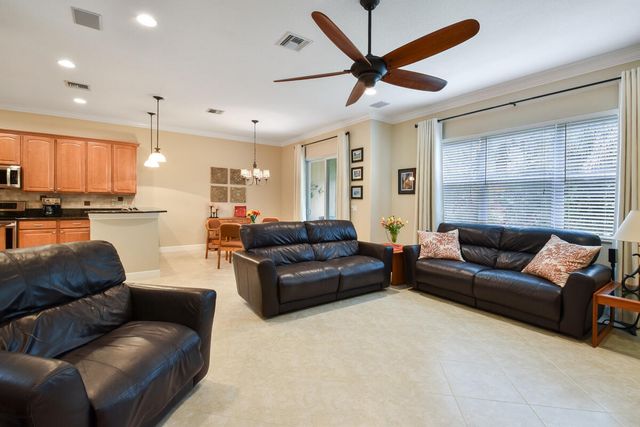 4679 Cadiz Circle, Palm Beach Gardens, FL 33418