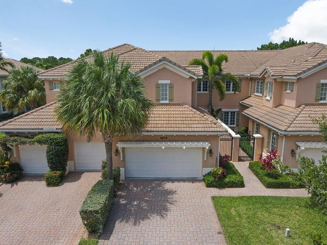 4679 Cadiz Circle, Palm Beach Gardens, FL 33418