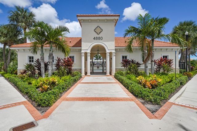 4679 Cadiz Circle, Palm Beach Gardens, FL 33418