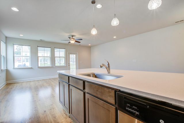 7824 Montview Road, North Charleston, SC 29418