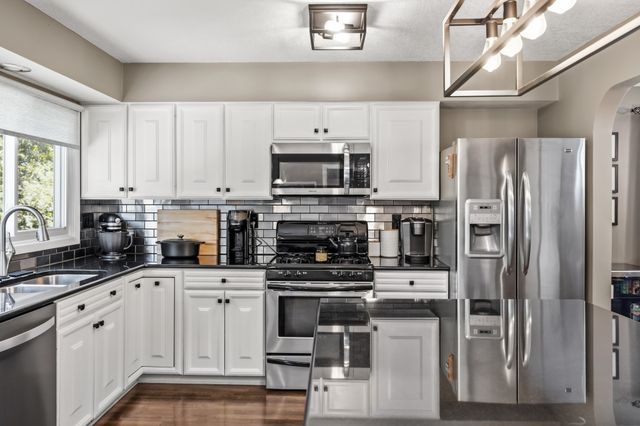 3601 SW 30th Street, Des Moines, IA 50321