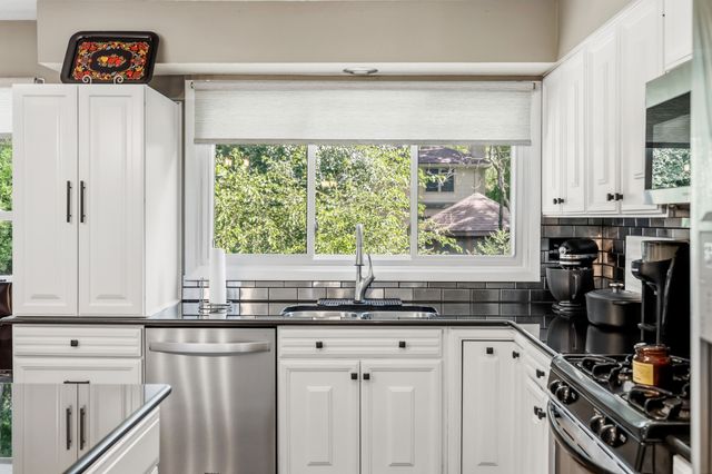 3601 SW 30th Street, Des Moines, IA 50321