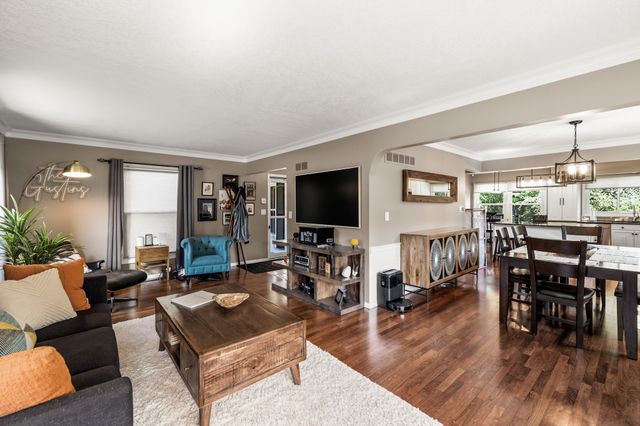 3601 SW 30th Street, Des Moines, IA 50321