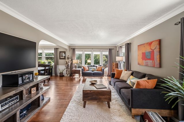 3601 SW 30th Street, Des Moines, IA 50321