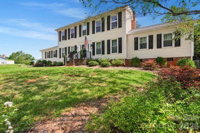 1171 37th Avenue Drive NE, Hickory, NC 28601