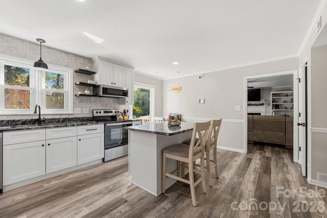 1171 37th Avenue Drive NE, Hickory, NC 28601