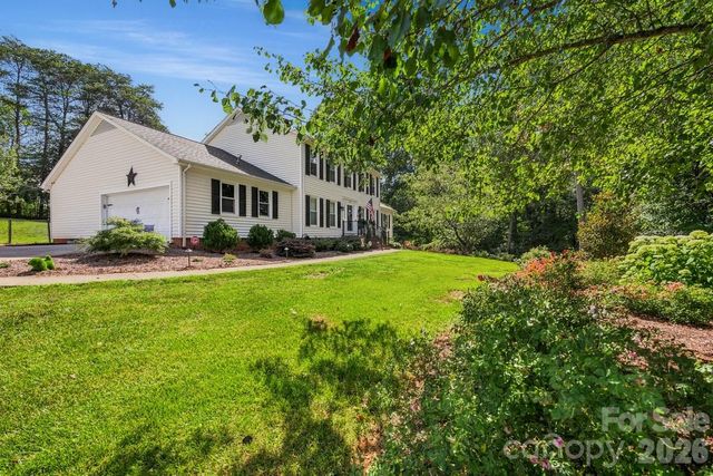 1171 37th Avenue Drive NE, Hickory, NC 28601