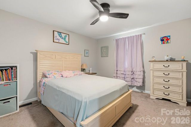 1171 37th Avenue Drive NE, Hickory, NC 28601