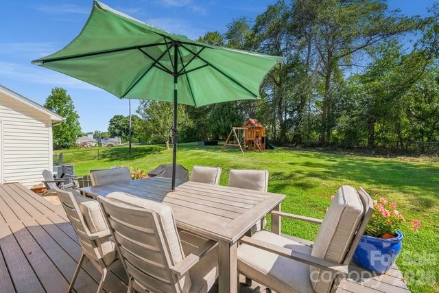 1171 37th Avenue Drive NE, Hickory, NC 28601