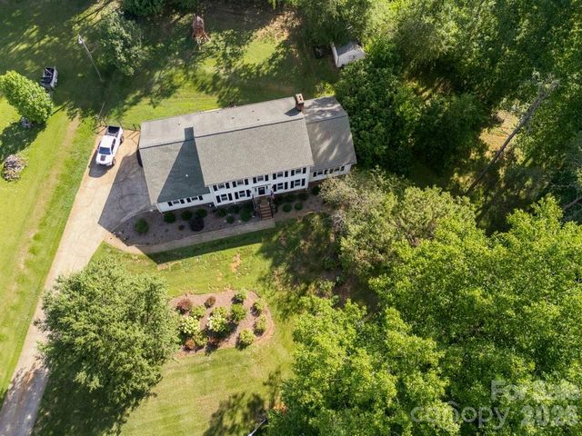 1171 37th Avenue Drive NE, Hickory, NC 28601