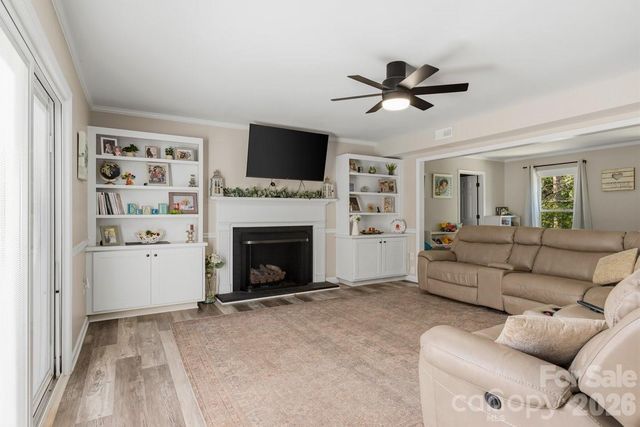 1171 37th Avenue Drive NE, Hickory, NC 28601