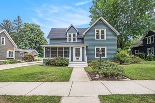 727 Wilson Street, South Haven, MI 49090