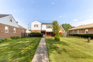 2010 S 16th Avenue, Broadview, IL 60155