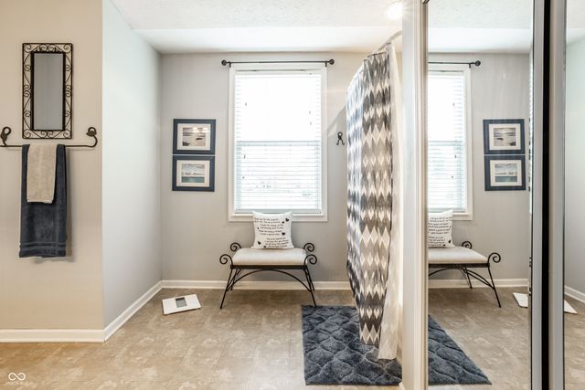 6557 Yorkshire Circle, Zionsville, IN 46077