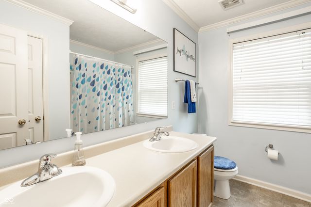 6557 Yorkshire Circle, Zionsville, IN 46077
