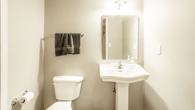 6557 Yorkshire Circle, Zionsville, IN 46077